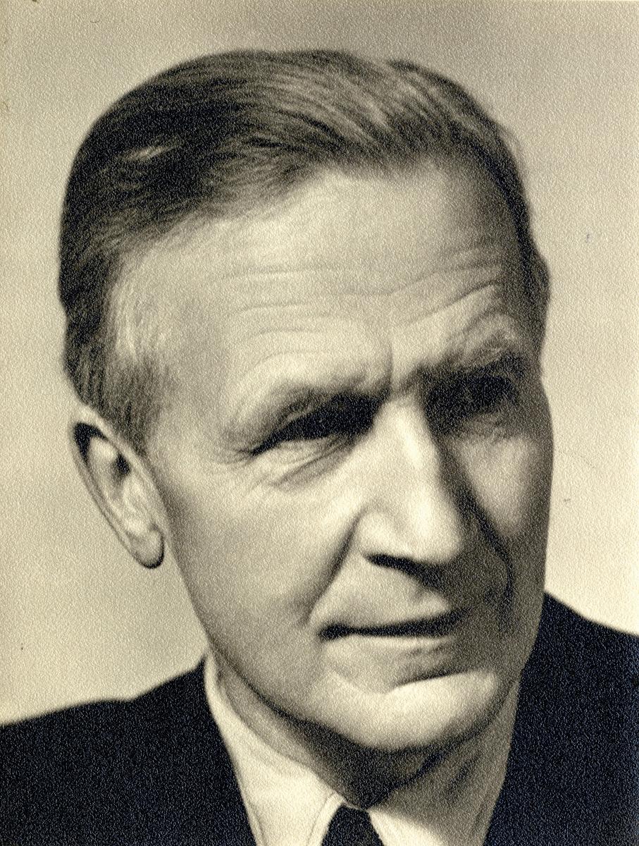 Portrait of Paul Renner